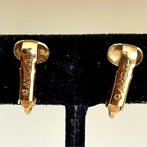 Avon Vintage Silver Gray Faux Pearl Gold-Tone Clip Earrings Minimalist Chic EUC - Picture 6 of 11